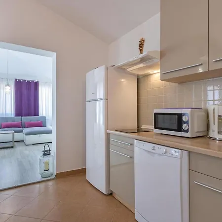 Awesome In With Kitchen Apartment *