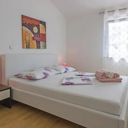 Awesome In With Kitchen Apartment *